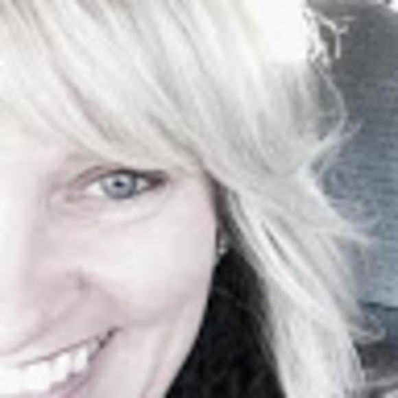 Meet your Posher, Cindy - Picture 1 of 1